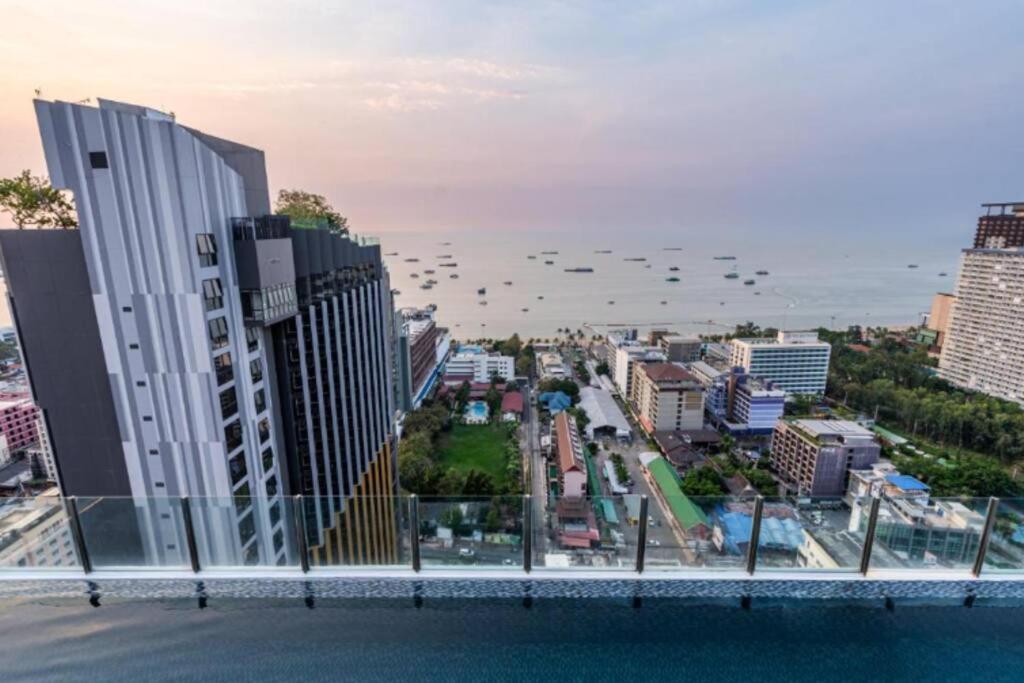 The Base Central Pattaya Quiet Room With Infinity Pool & Free Netflix 외부 사진